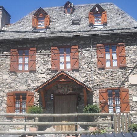 Hotel Casa Puig Montcorbau Exterior foto